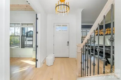 439 Melbourne Court Charlotte NC 28209