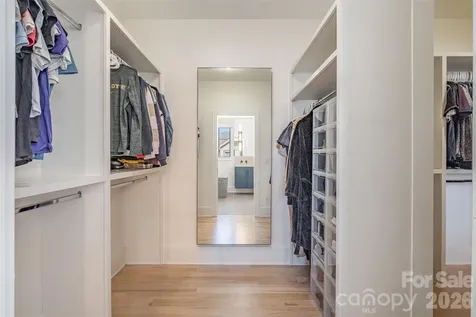 439 Melbourne Court Charlotte NC 28209