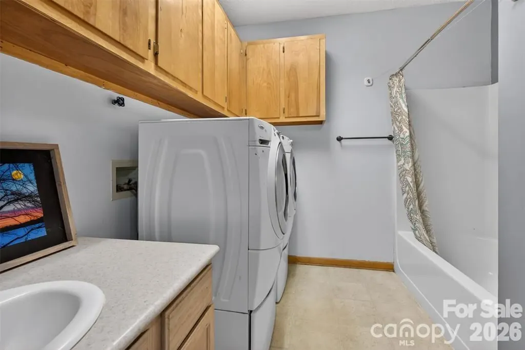 66 Misery Ridge Trail Mill Spring NC 28756