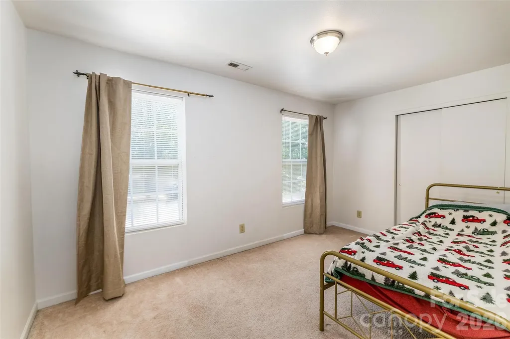 7343 Fox Point Drive Charlotte NC 28269