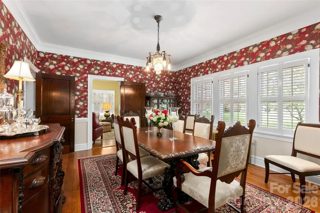 1518 Greenville Highway Hendersonville NC 28792