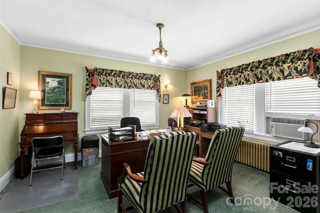 1518 Greenville Highway Hendersonville NC 28792