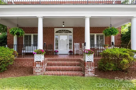 1518 Greenville Highway Hendersonville NC 28792