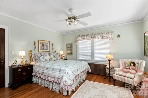 1518 Greenville Highway Hendersonville NC 28792