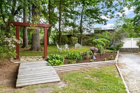 1518 Greenville Highway Hendersonville NC 28792