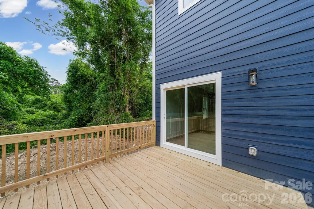 906 Dewey Street Badin NC 28009