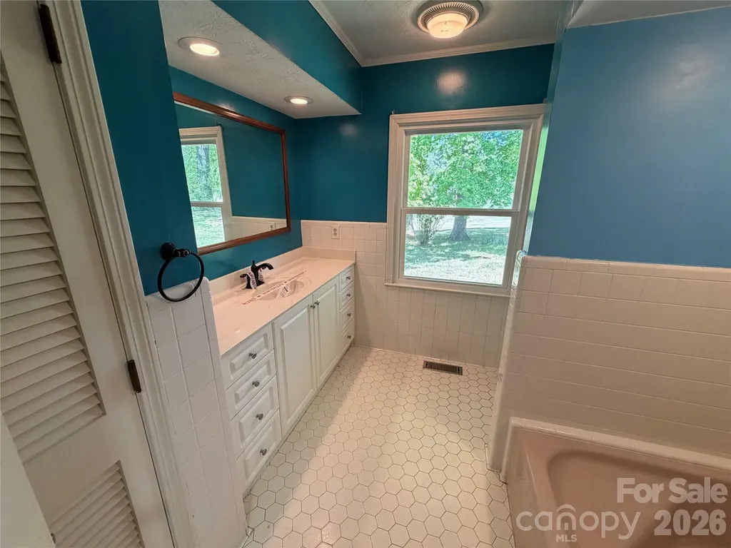 2136 Cedar Rock Estates Drive Lenoir NC 28645