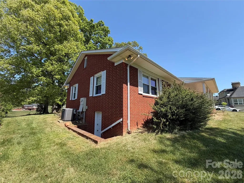 2136 Cedar Rock Estates Drive Lenoir NC 28645