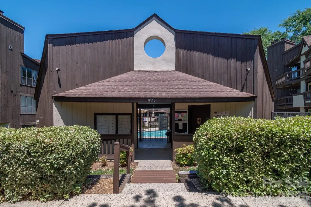 8216 Cedar Glen Drive Charlotte NC 28212