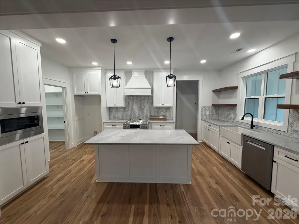 1265 Misty Lane Hickory NC 28601