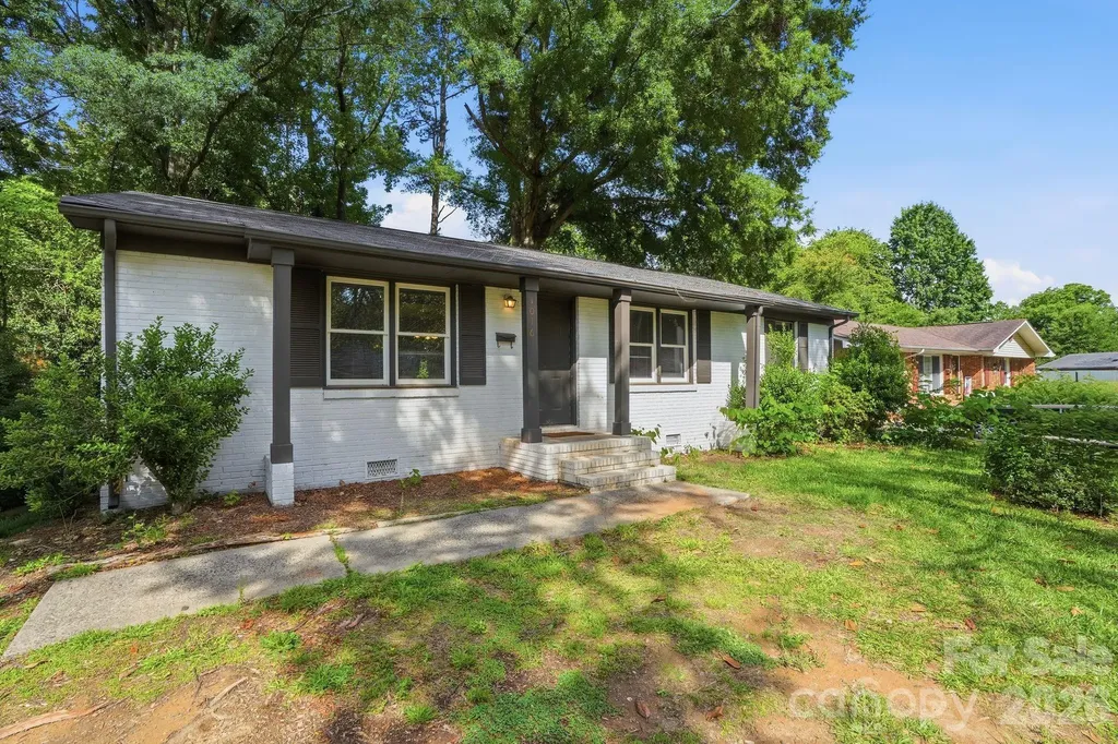1016 Pondella Drive Charlotte NC 28213