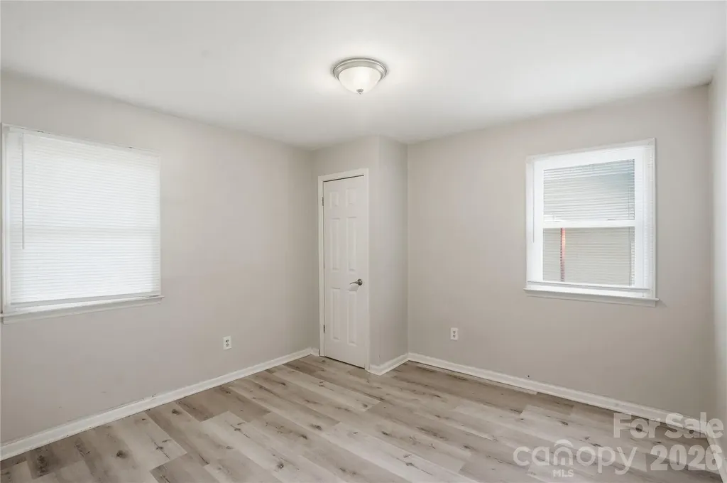1016 Pondella Drive Charlotte NC 28213