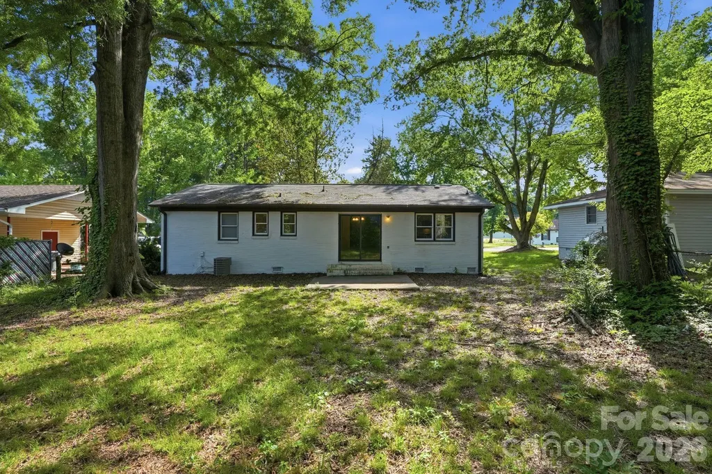 1016 Pondella Drive Charlotte NC 28213