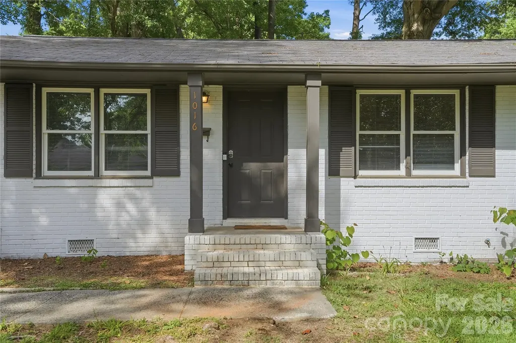 1016 Pondella Drive Charlotte NC 28213