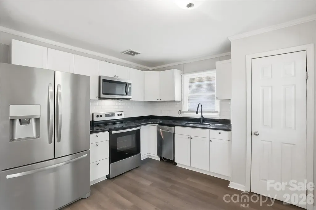 1016 Pondella Drive Charlotte NC 28213