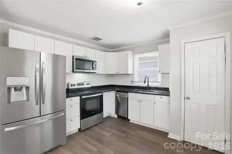 1016 Pondella Drive Charlotte NC 28213