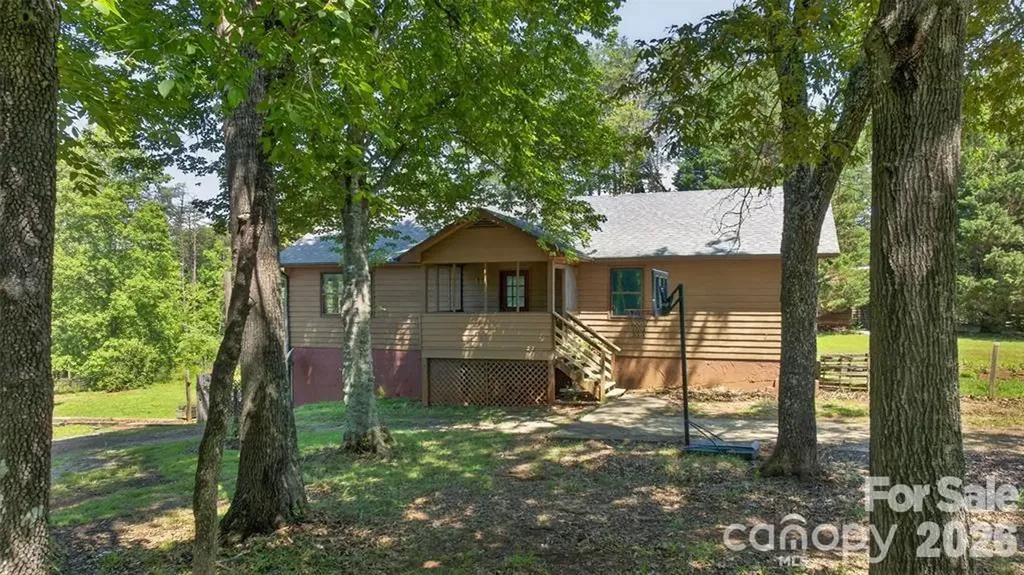 66 Misery Ridge Trail Mill Spring NC 28756