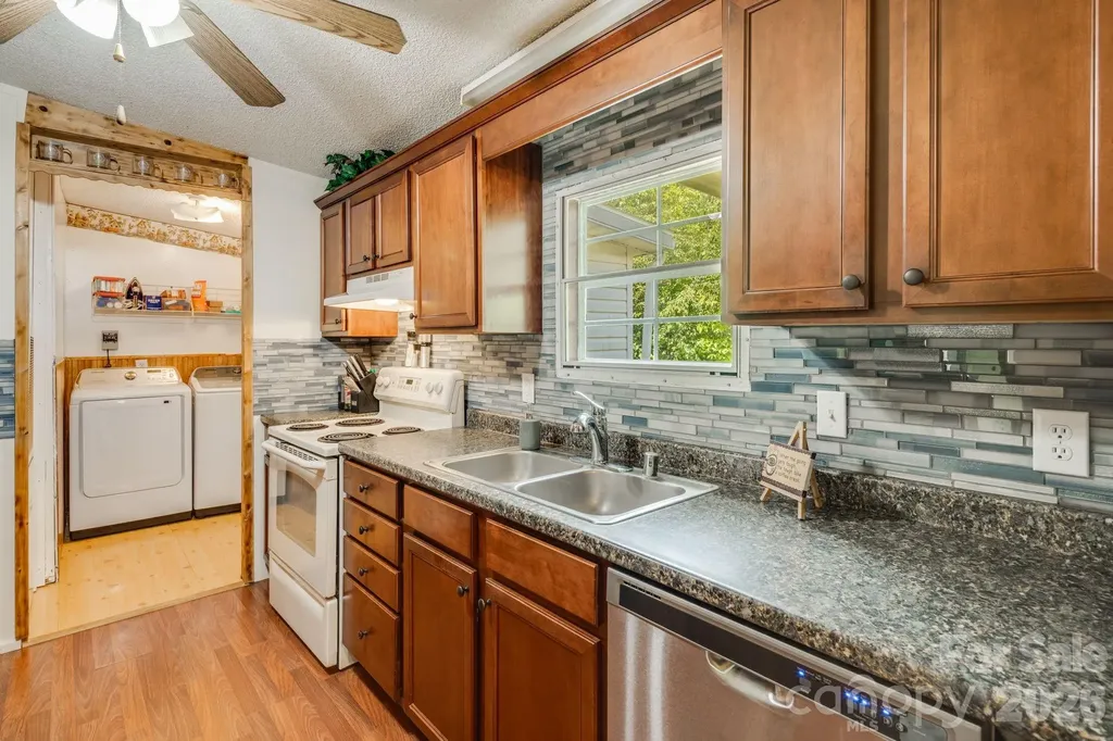 234 White Clover Lane Weaverville NC 28787