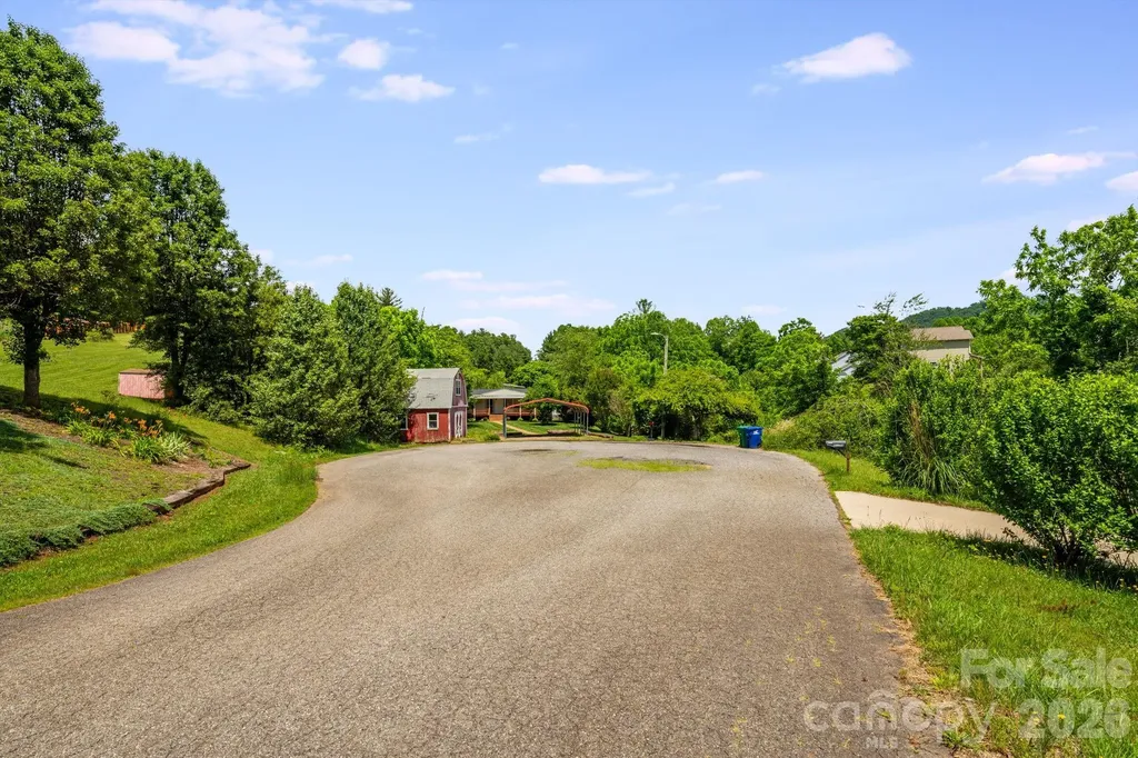 234 White Clover Lane Weaverville NC 28787
