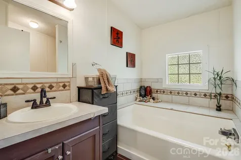 234 White Clover Lane Weaverville NC 28787