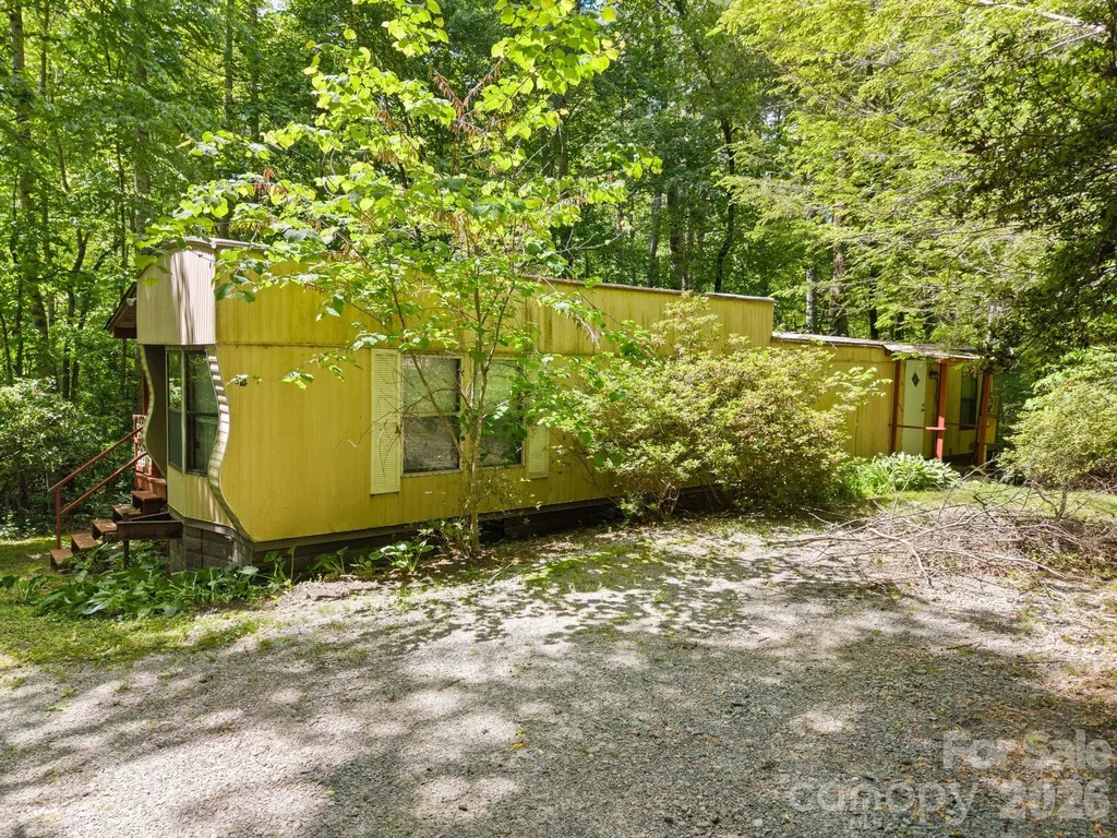 37 Hicks Lake Drive Hendersonville NC 28739