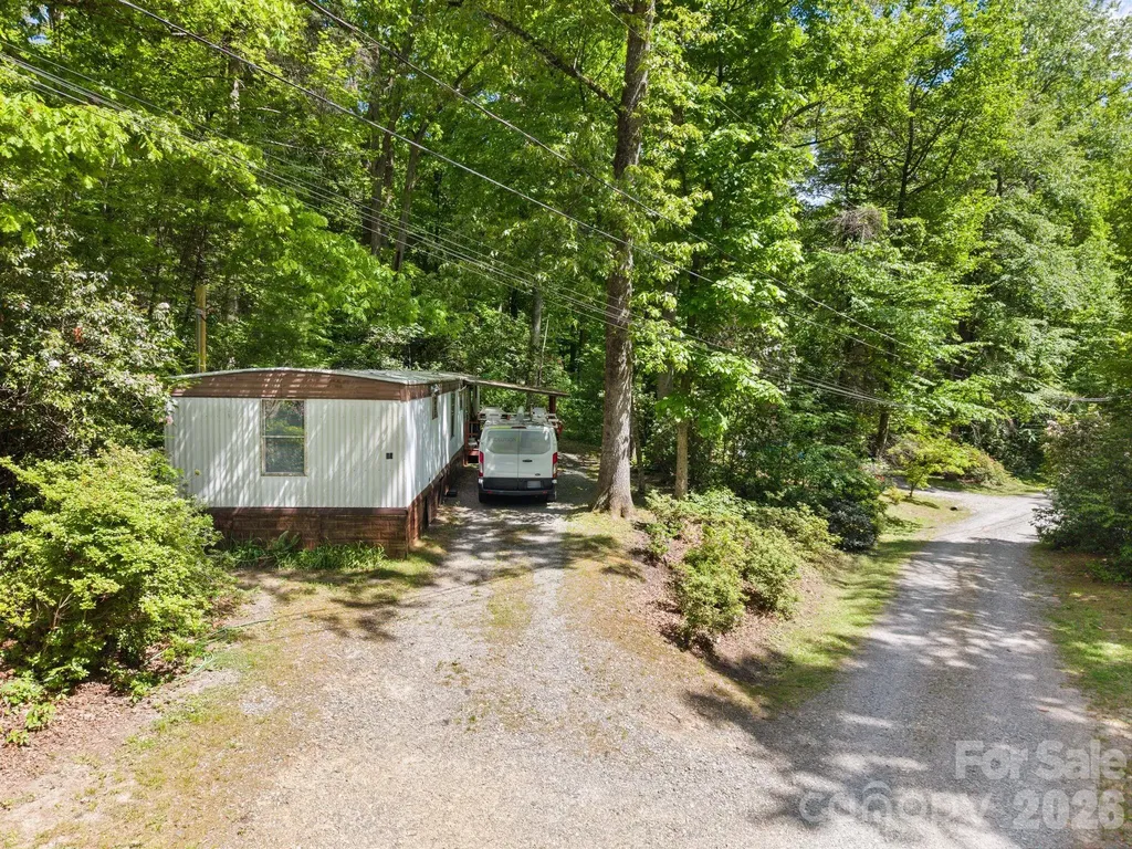 37 Hicks Lake Drive Hendersonville NC 28739