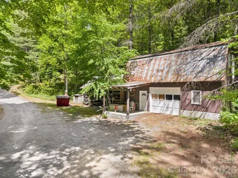 37 Hicks Lake Drive Hendersonville NC 28739