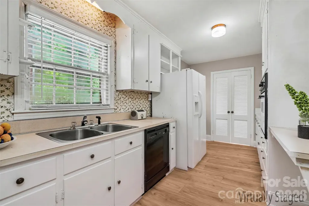 2330 Wensley Drive Charlotte NC 28210