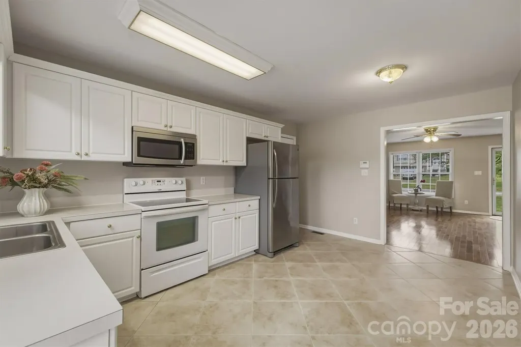 2523 26th Avenue NE Hickory NC 28601