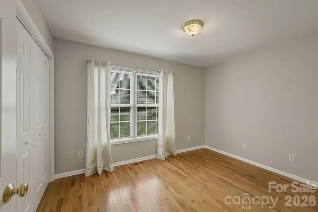 2523 26th Avenue NE Hickory NC 28601
