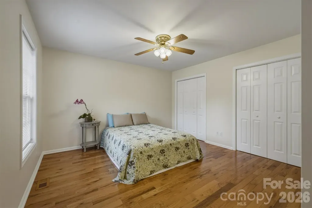 2523 26th Avenue NE Hickory NC 28601