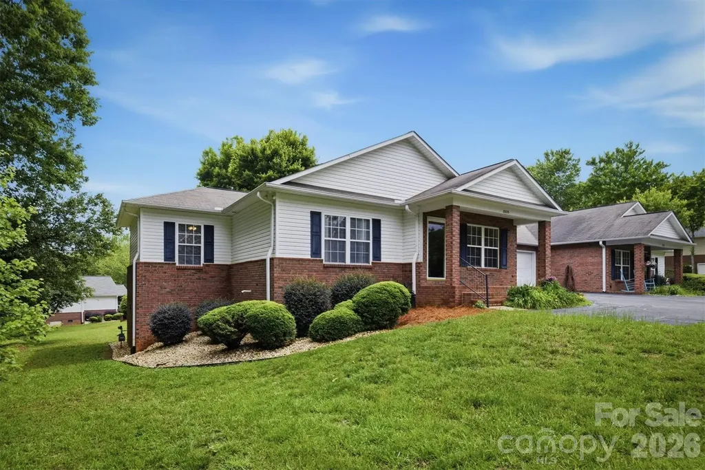 2523 26th Avenue NE Hickory NC 28601