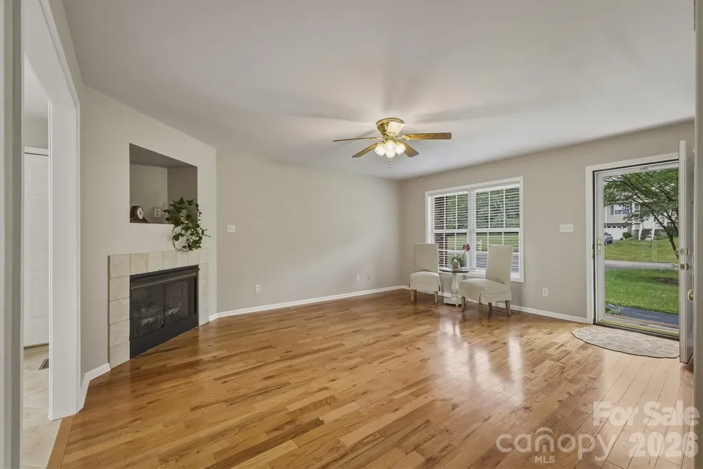 2523 26th Avenue NE Hickory NC 28601