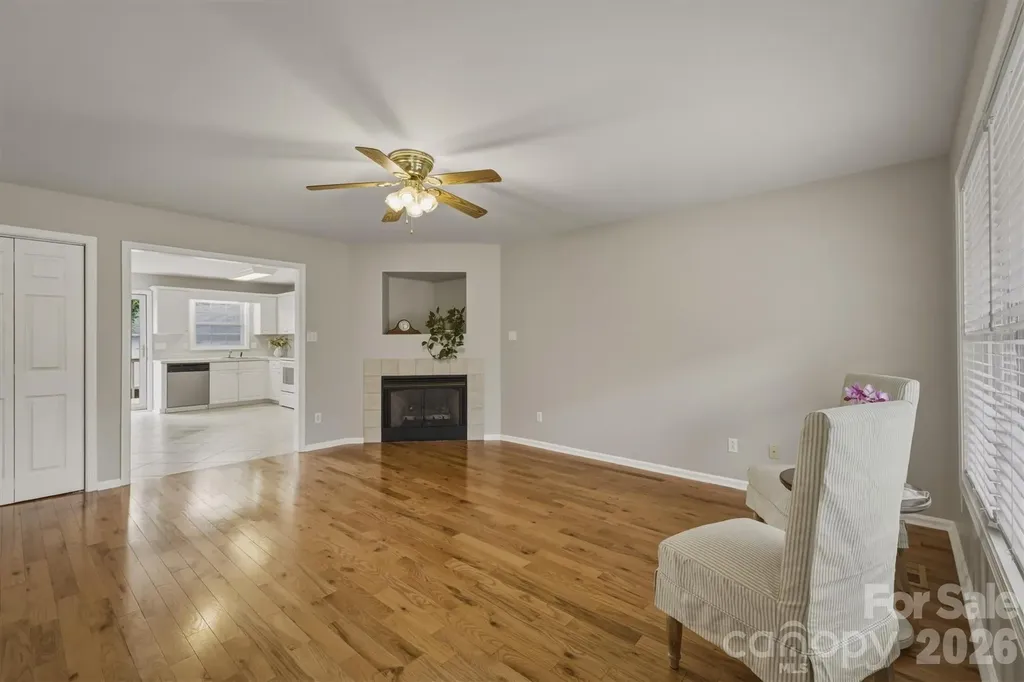 2523 26th Avenue NE Hickory NC 28601