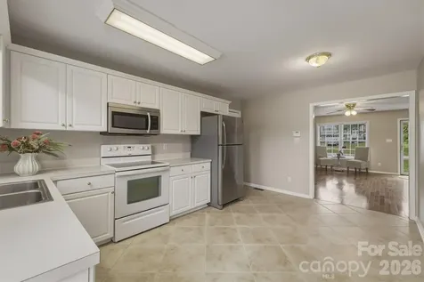 2523 26th Avenue NE Hickory NC 28601