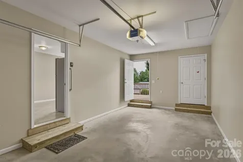 2523 26th Avenue NE Hickory NC 28601