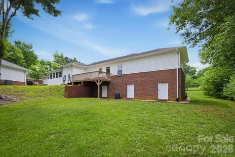 2523 26th Avenue NE Hickory NC 28601