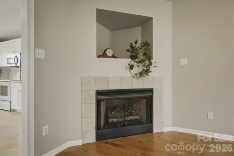 2523 26th Avenue NE Hickory NC 28601