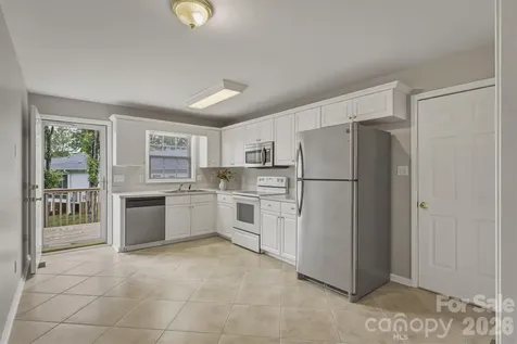 2523 26th Avenue NE Hickory NC 28601