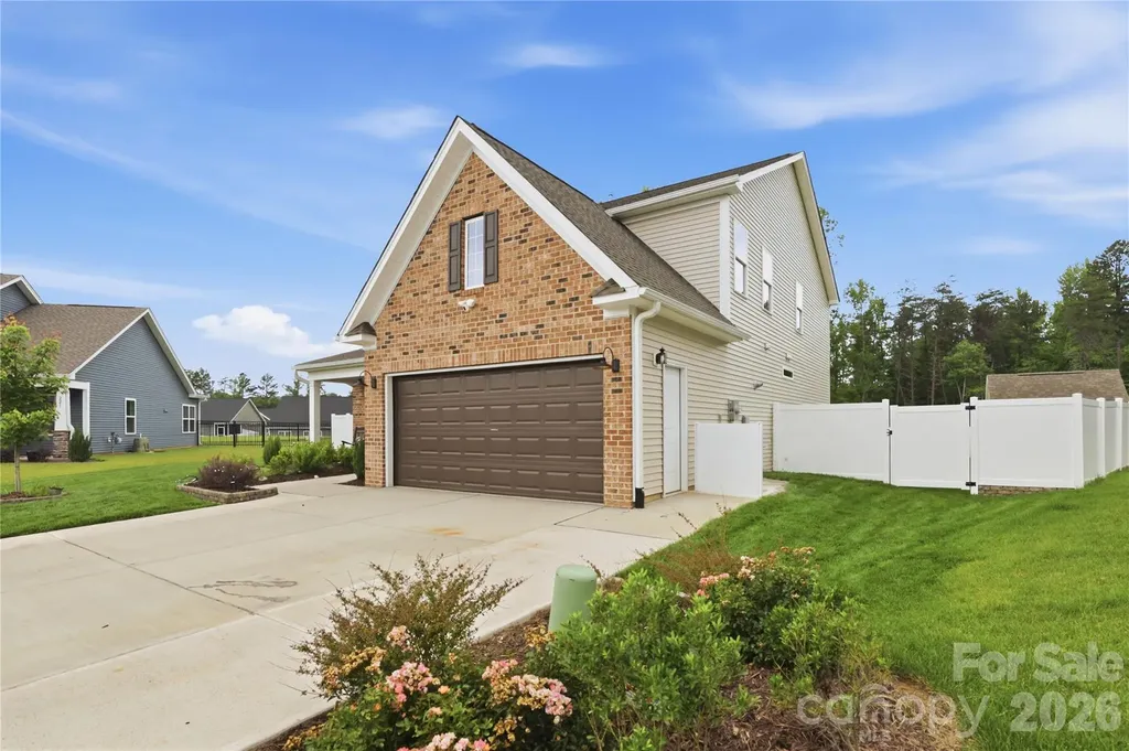 222 Moravian Court Advance NC 27006