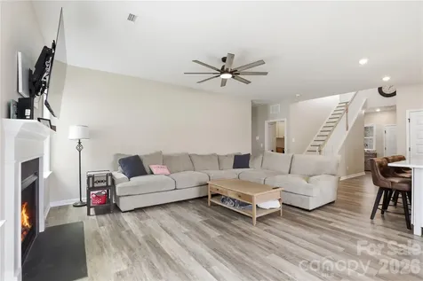 222 Moravian Court Advance NC 27006