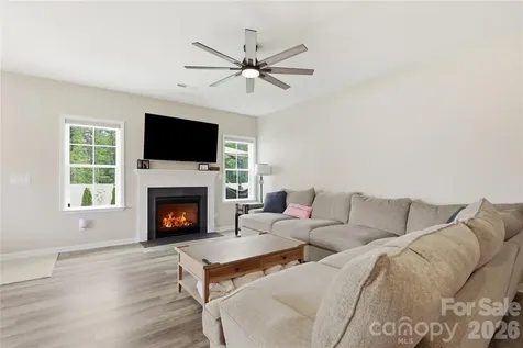 222 Moravian Court Advance NC 27006
