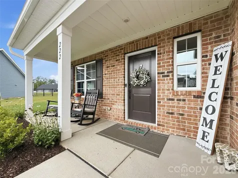 222 Moravian Court Advance NC 27006