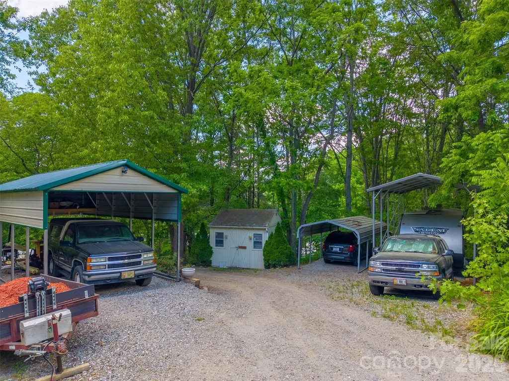 90, 106 & 132 Hennessee Street Clyde NC 28721