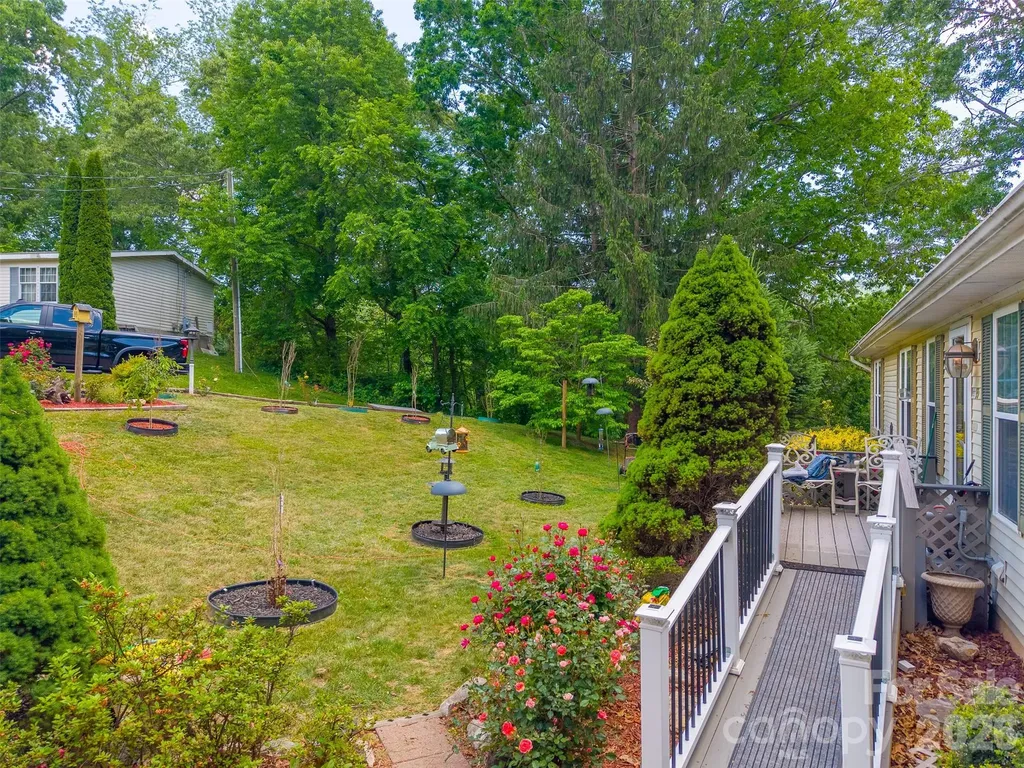 90, 106 & 132 Hennessee Street Clyde NC 28721