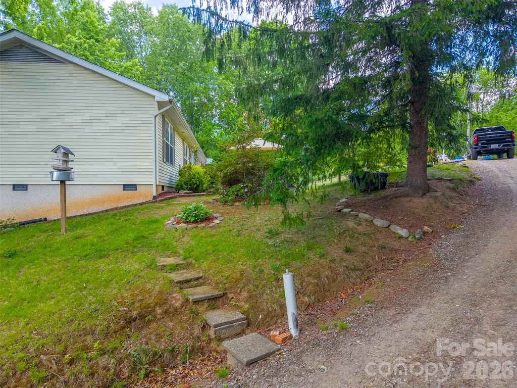 90, 106 & 132 Hennessee Street Clyde NC 28721