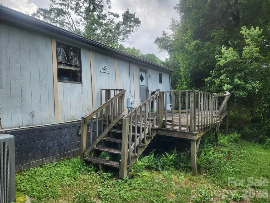135 Watson Avenue Taylorsville NC 28681
