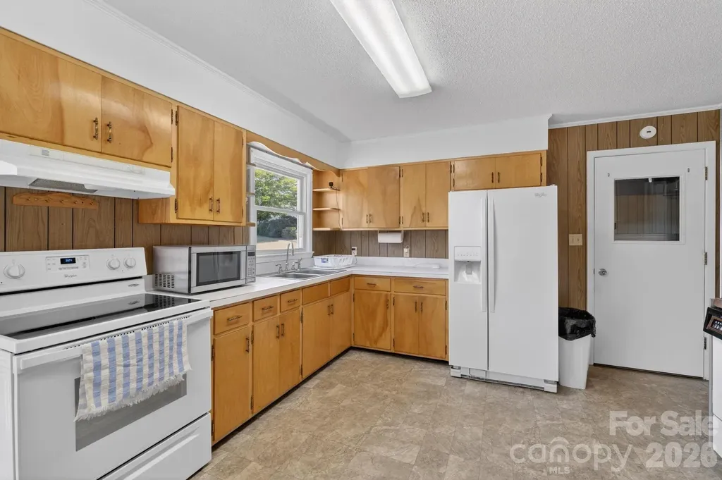 2104 Lamesa Court Lenoir NC 28645
