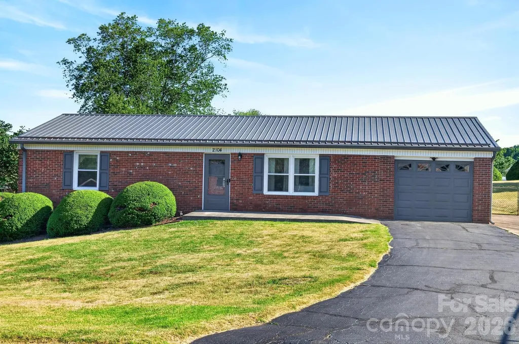 2104 Lamesa Court Lenoir NC 28645