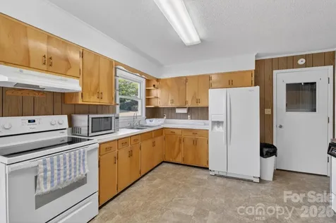 2104 Lamesa Court Lenoir NC 28645
